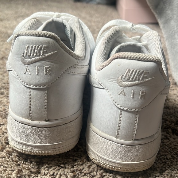 Nike Men's Air Force 1 ‘07 size 9.5 GUC - Picture 4 of 9